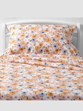 Pillowfort Vintage Floral Print Cotton Sheet Set Toddler Bed Size